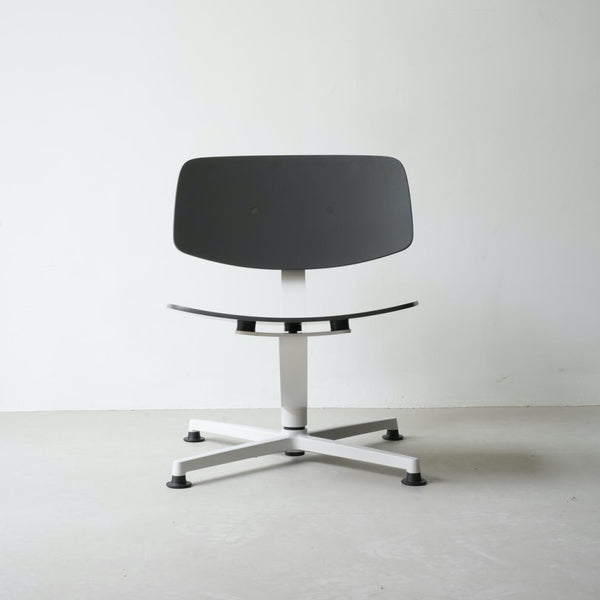 raawii Arba Lounge chair - light grey base Lounge chair Light grey base / anthracite shell